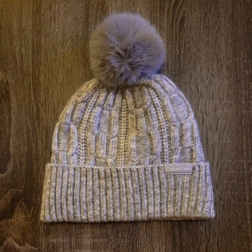 NWT Calvin Klein Grey Knit Pom-Pom Beanie